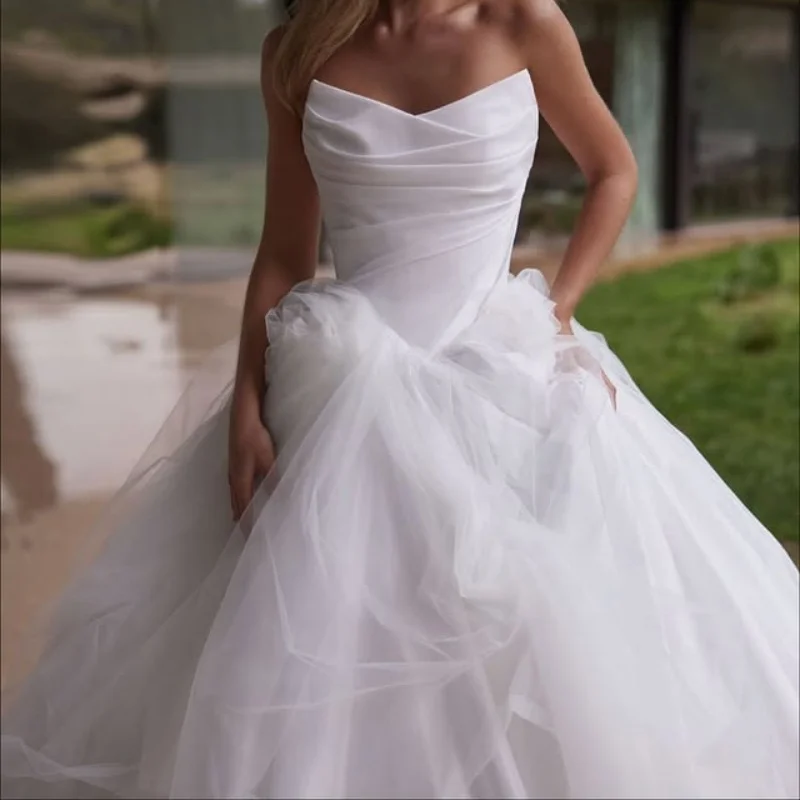 

Белые свадебные платья с открытыми плечами Корсет Кружевная наклейка Свадебные платья Юбка многослойная ﻿ Настроить