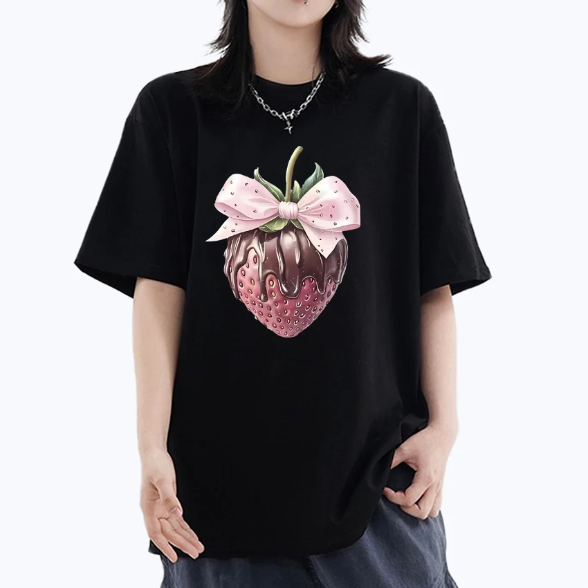 

Hot sale Strawberry Graphic Printed Oversized t-shirt 100% Cotton Men Women Summer short sleeve Tee shirt Fashion Y2k Unisex Top