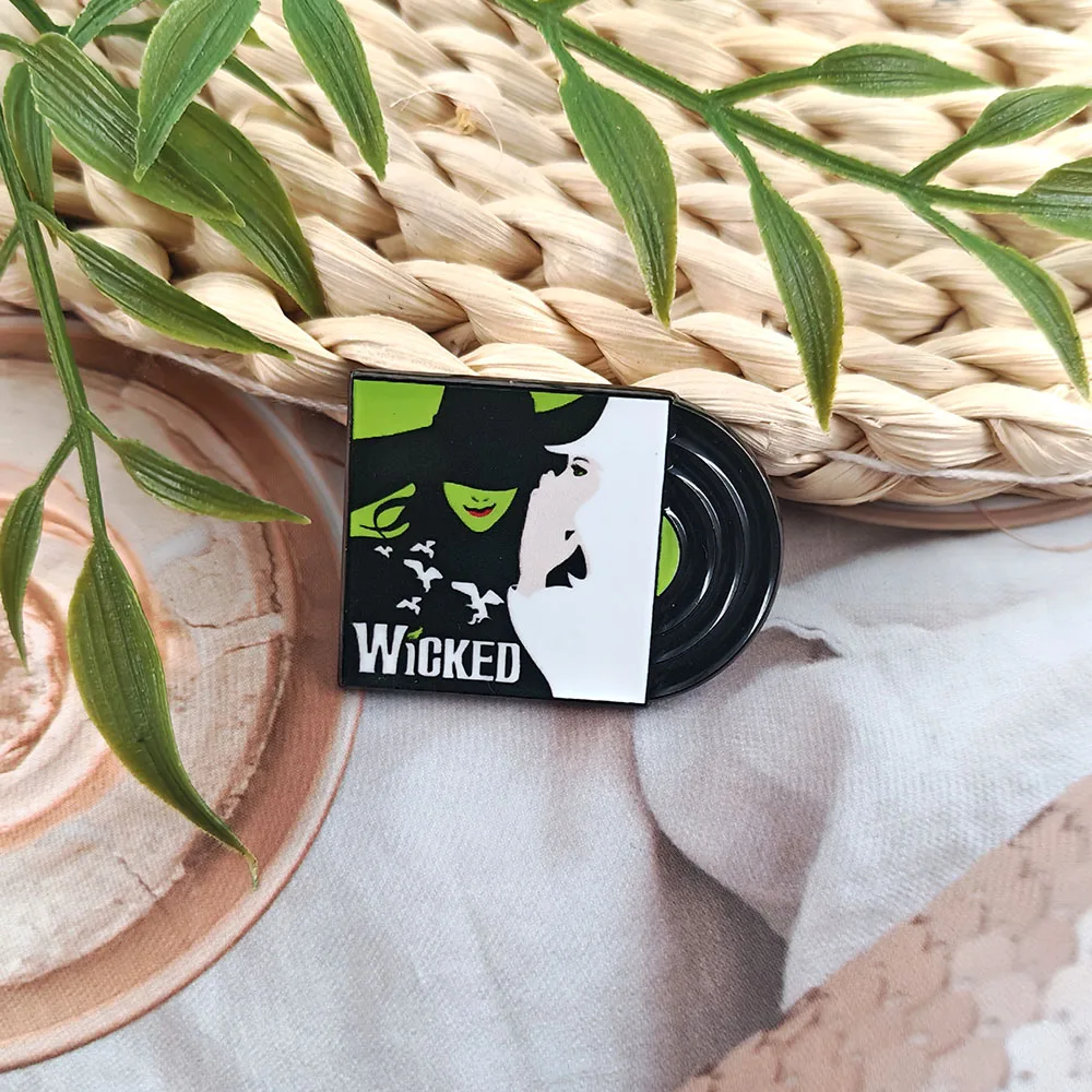 Double Witch Vinyl Record Design Badge Wicked Musical Theater Periphery Brooch Fans Collection Backpack Decorative Metal Pin Gif