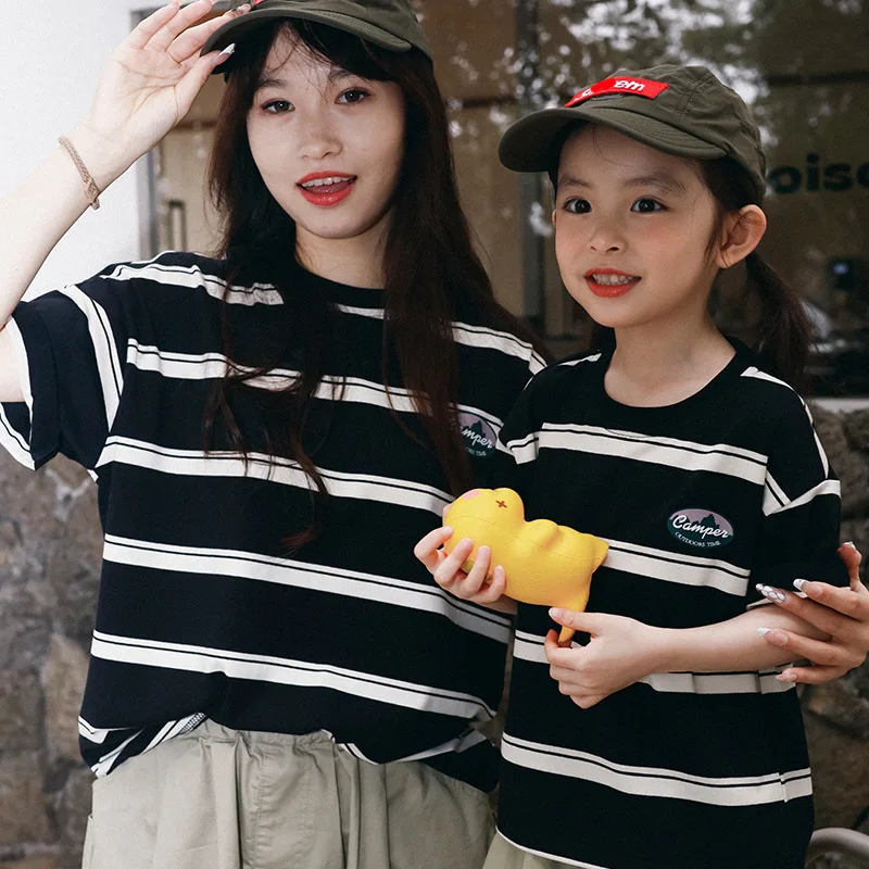 

Mother and Daughter Parenting Summer Children's Casual Short Sleeve Baby Clashing Stripes T-shirt Top Family Matching Outfits