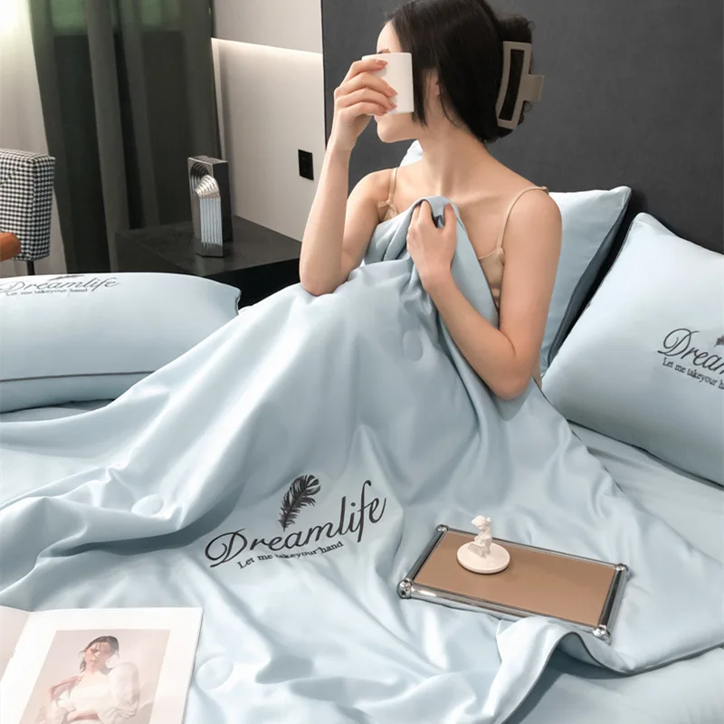 Summer Faux Silk Embroidery Cooling Quilt Soft Satin Air-Conditioned Quilts for Home Office Lightweight Breathable Silky Blanket