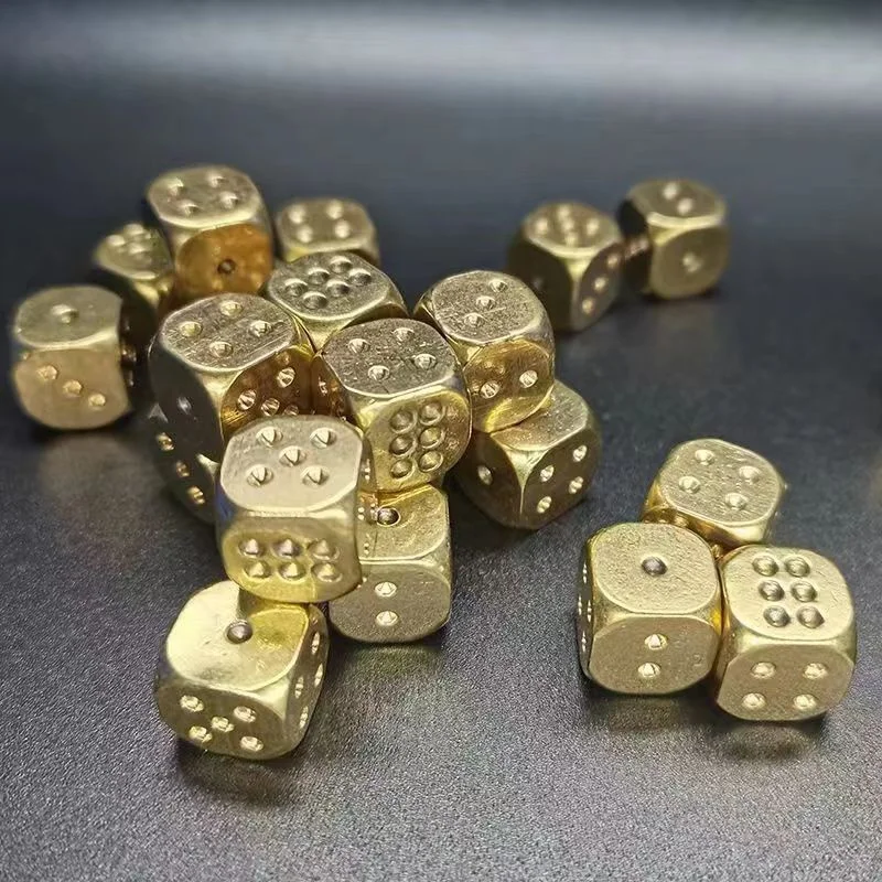 

2Pcs 15mm Metal Dice Brass Gold Color High Quality 6 Sided Dice Brass dice hand polished Stress Relieving Toys For Adult