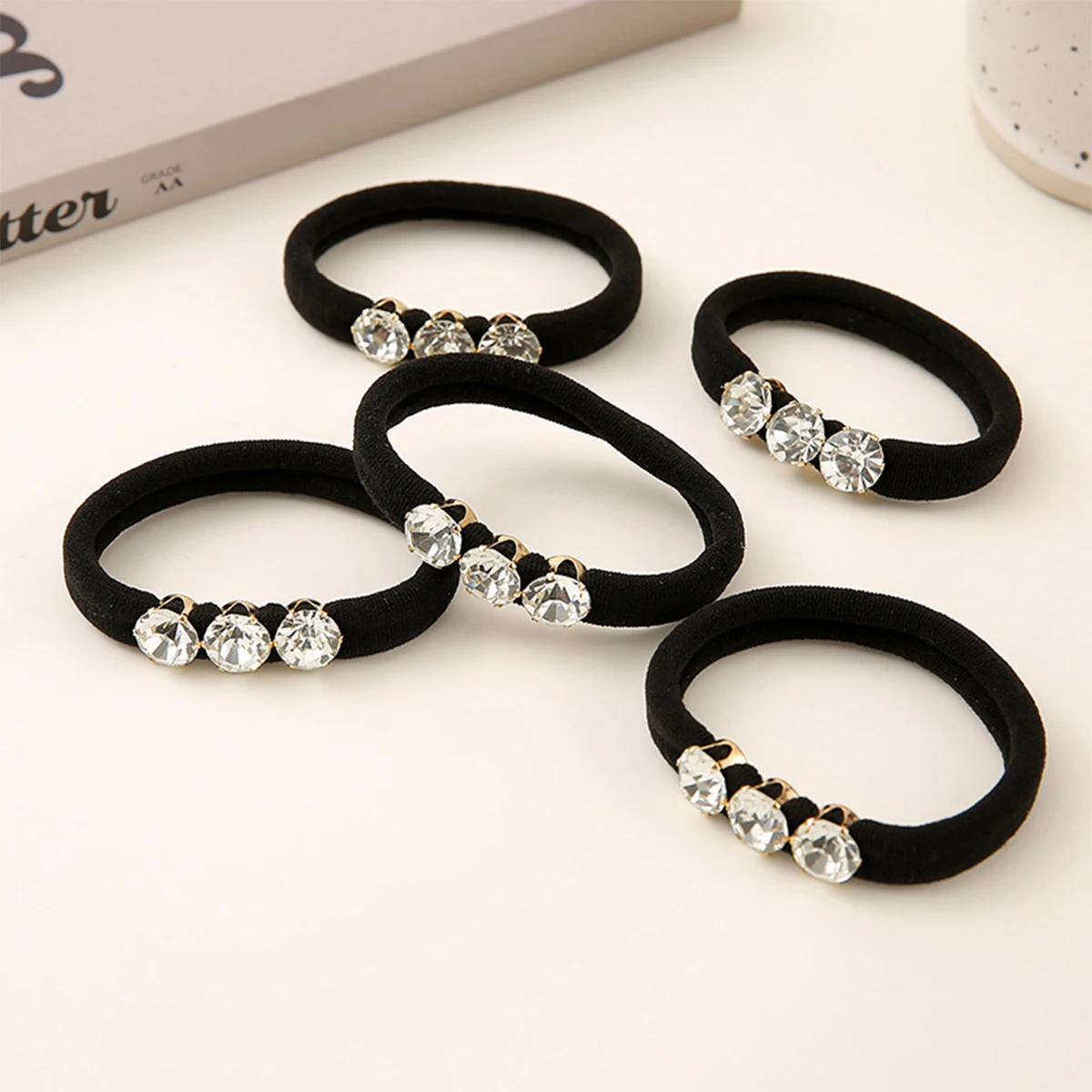 4pcs Shiny rhinestone rubber bands, female head tie ropes, rubber bands, high elastic and durable hair ropes, black hair ties