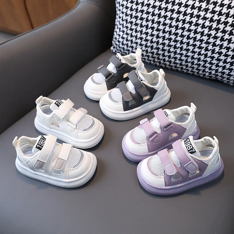 

Летние новые дышащие сандалии из сетчатой ткани для мальчиков, спортивная однотонная повседневная обувь на плоской подошве для девочек