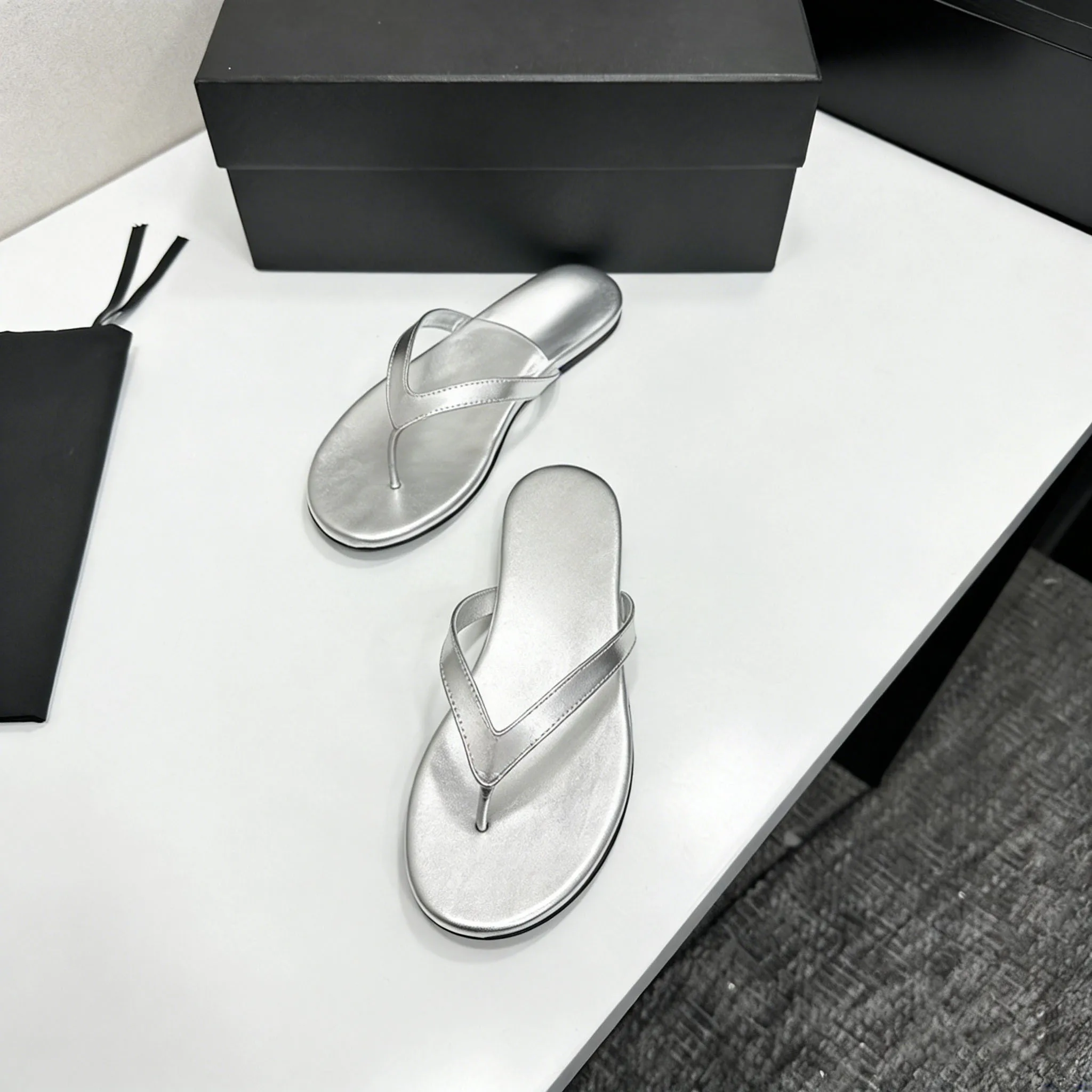 

High-Quality Casual Fashion Ladies Comfortable Slippers Quality Leisure Stylish Women's Soft Slip-On Shoes 26022212-5