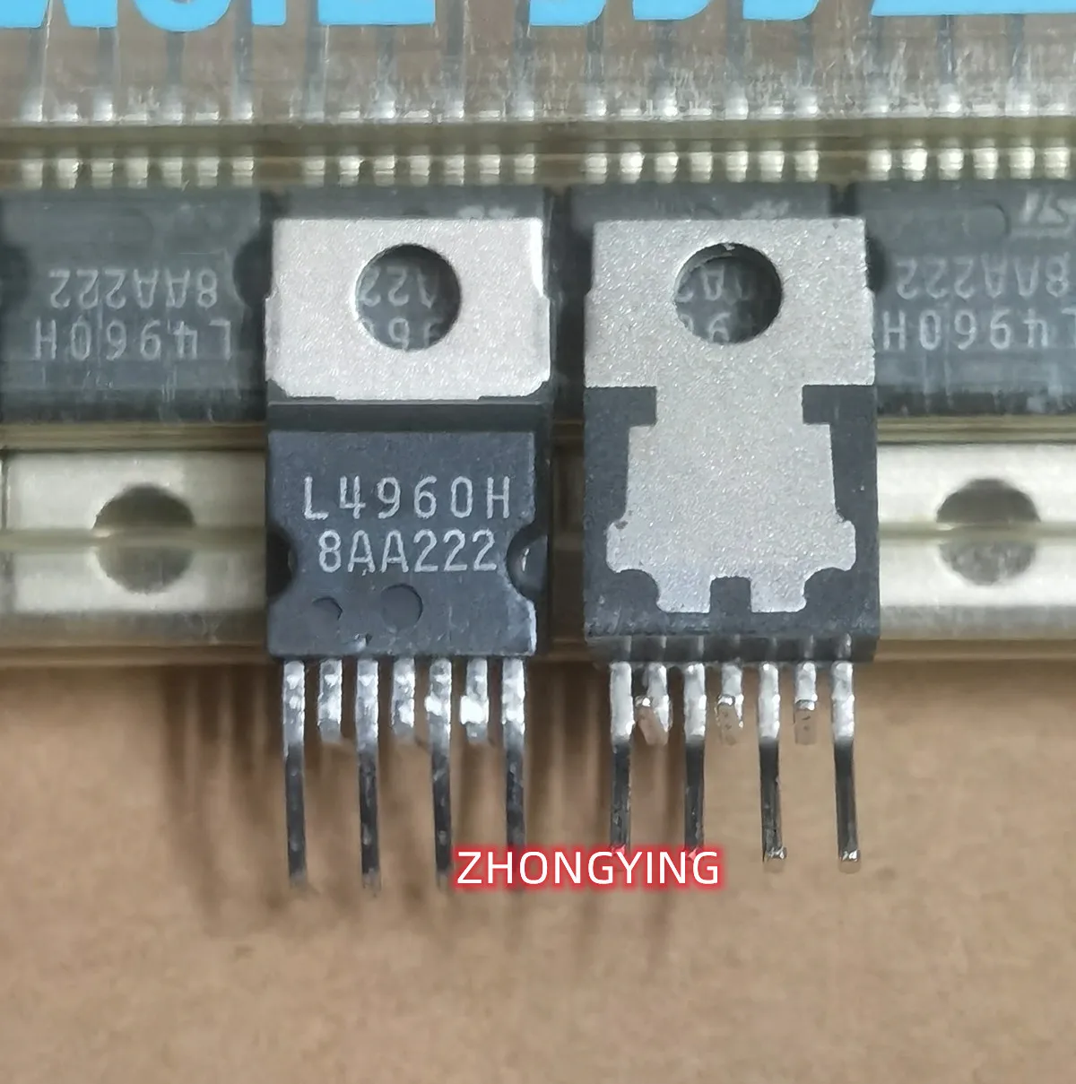 L4960H - 100% original and brand-new TO-220-7 chip
