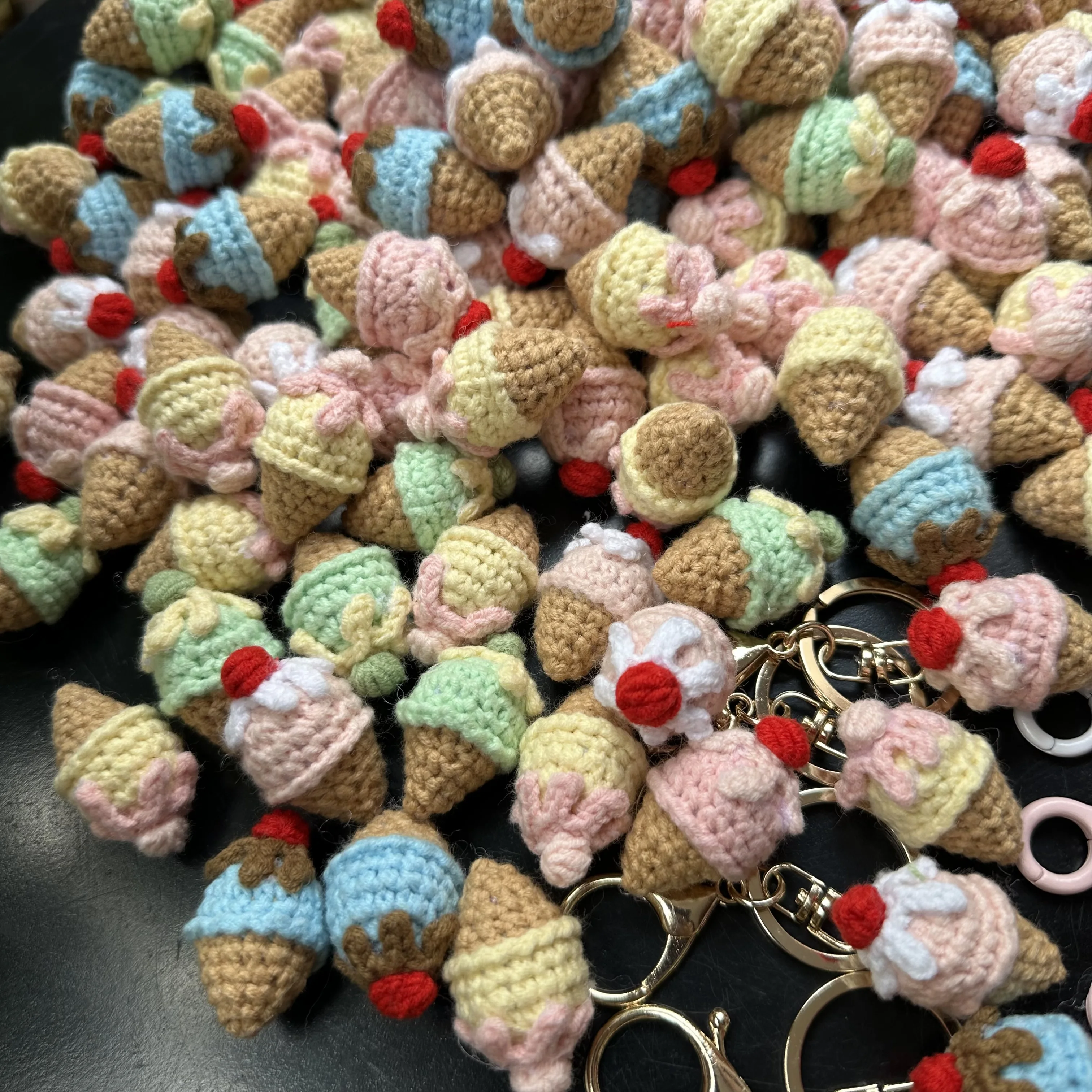 Wholesale 4cm MIni Handmade Ice Cream Keyring Mousse Cartoon Candy Car Crochet  Pendant Ornament Gift Cute Keychain Accessory