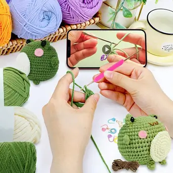 Beginner Frog Amigurumi Crochet Kit 1