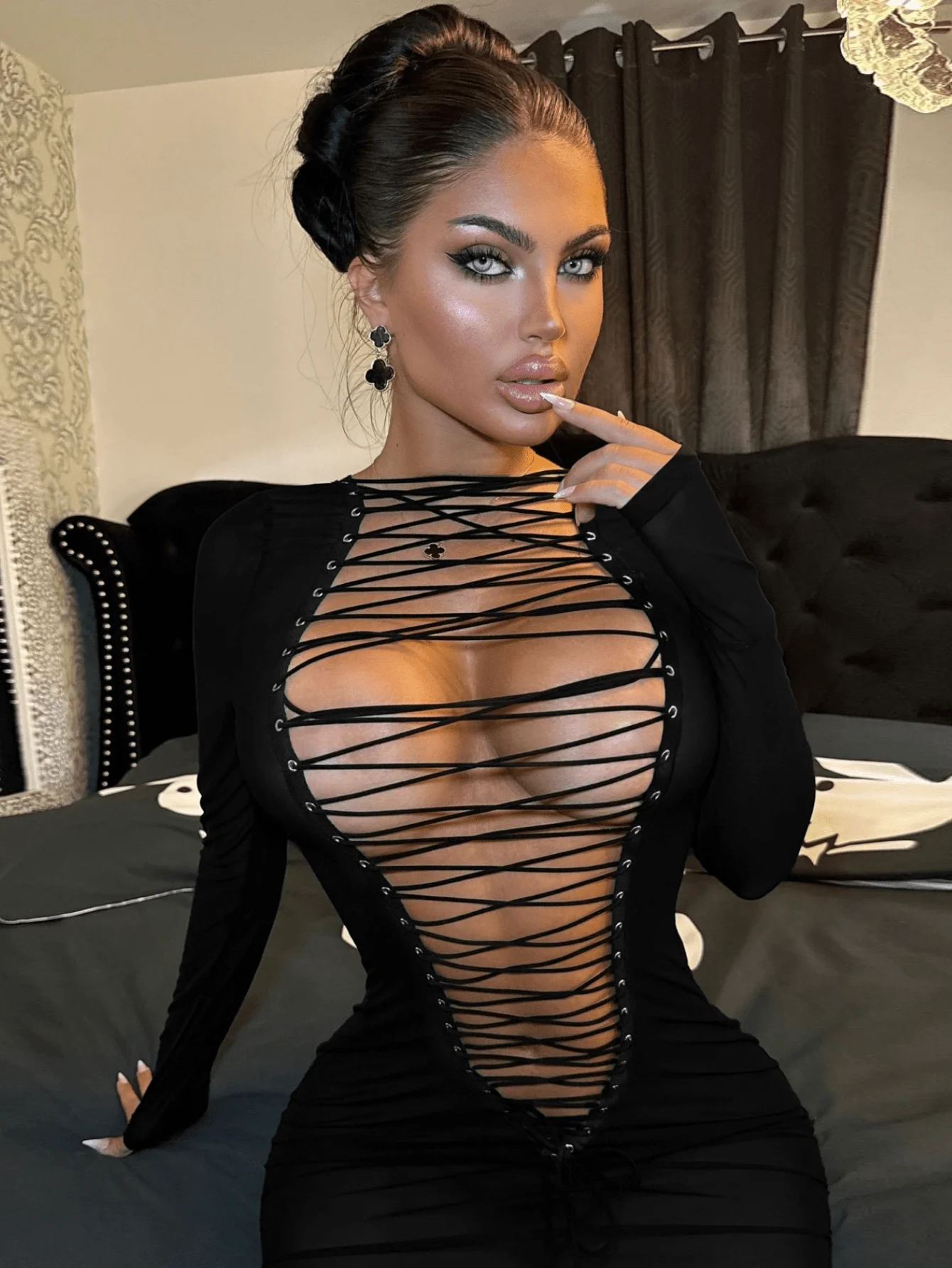 Wende-Kleid vorne hinten – unschuldig sexy, langärmlig, figurbetont, mit Bindedetail