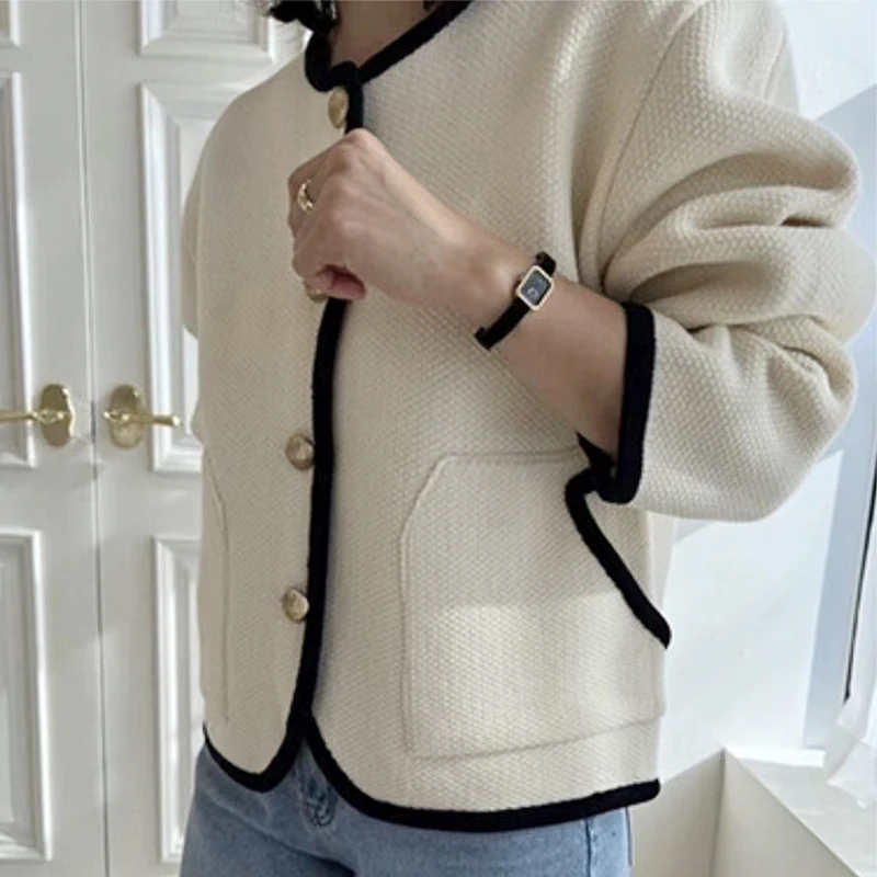 

Chic Autumn ort Loose Knitted Outerwear round Ne Single Button Color Blo Stripe Pattern Versatile Casual Women's Jaet
