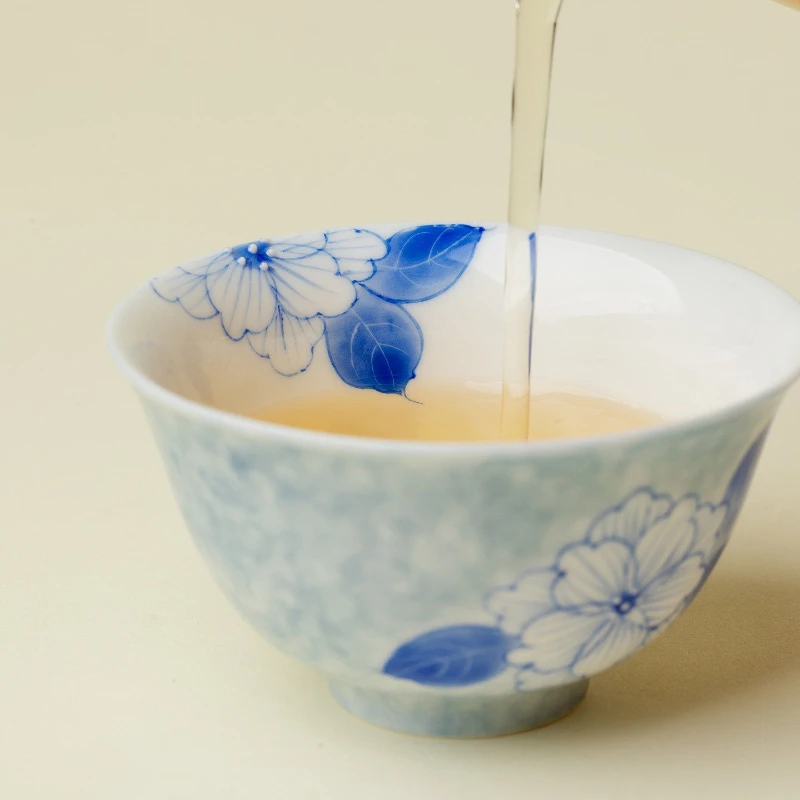 Hand Painted Blue Butterfly Flower Tea Cup Jingdezhen Thin Porcelain Gongfu Tasting Mug Use Table Desk Kitchen Home Office