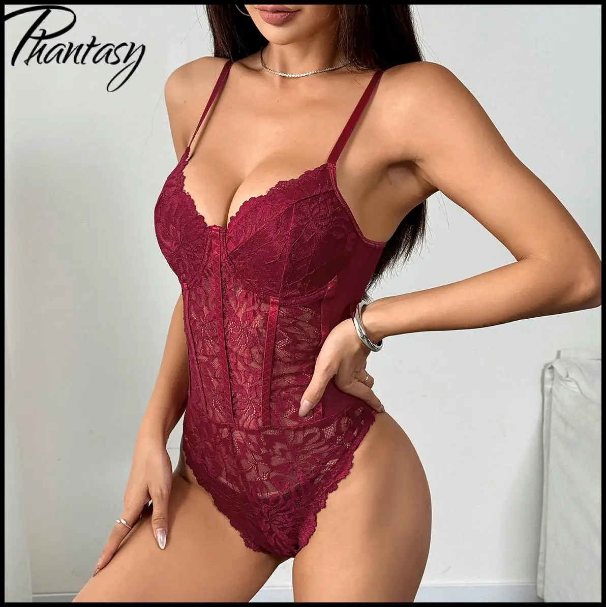 Body da donna sexy in pizzo stile europeo e americano estivo aderente con ricamo floreale trasparente aperto sul retro senza spalline Top Hot Girl