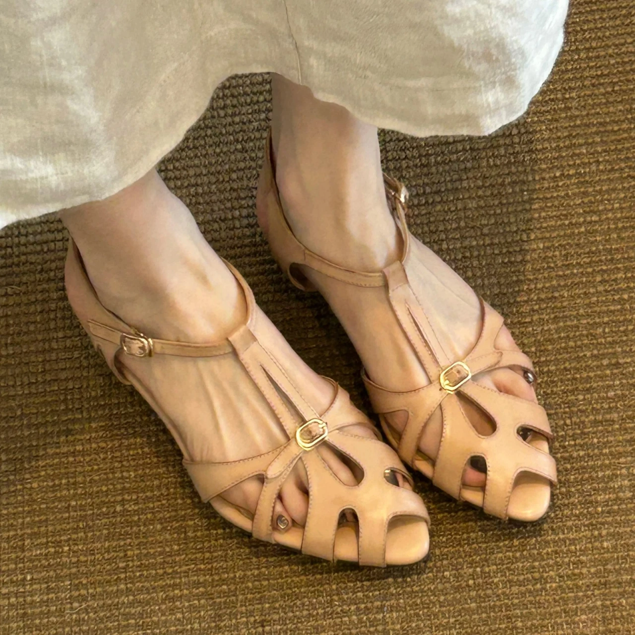 

Summer New French Retro Fashion Versatile One-Strap Pointed Breathable Peep-Toe Chunky Heel Women's Outdoor Sandals