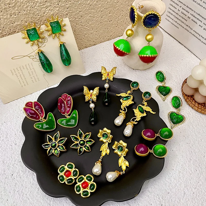 French vintage retro Hong Kong style Monet medieval earclip pearl earrings green stud earrings femininity ear jewelry