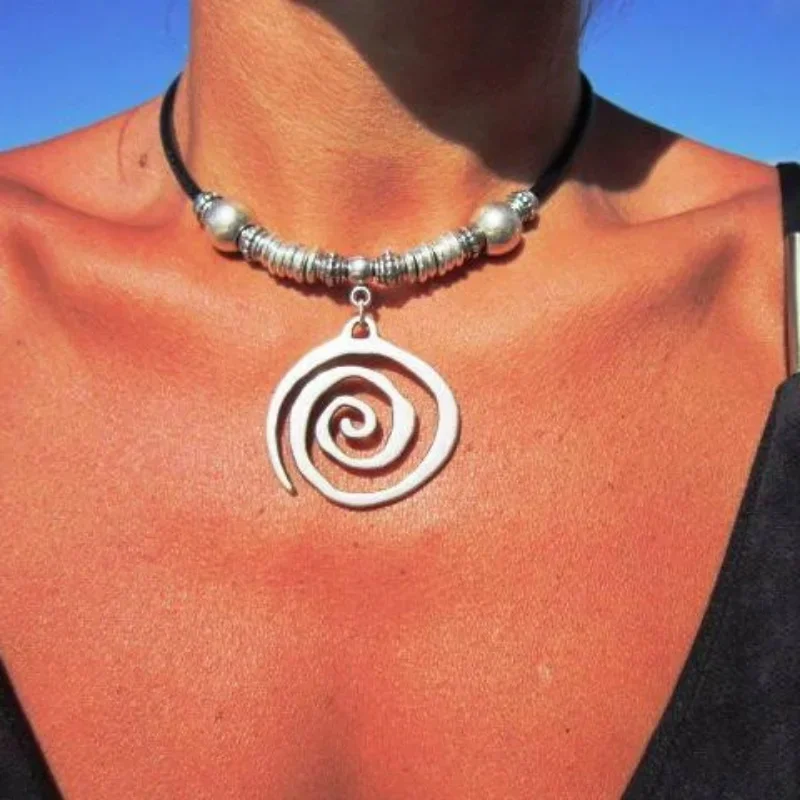 Bohemian Style Exaggerated Metal Swirl Pendant Necklace Women Vintage Hand-woven Rope CCB Beaded Beach Vacation Party Jewelry