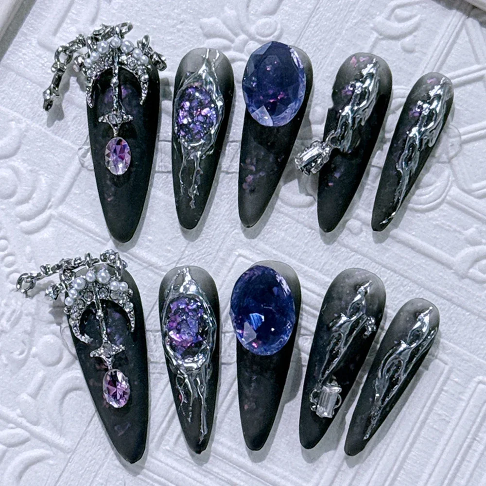 10 ชิ้น Gothic ยาวชี้รูปร่างทําด้วยมือกดบนเล็บ Y2K โซ่โลหะผีเสื้อเต็มเล็บปลอมสติกเกอร์ของขวัญ