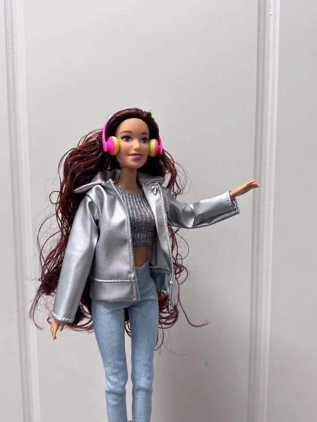 30 cm Cool Girl BABI Puppe Spielzeug Mode Silber Jacke + Denim Hosen Set 1/6 BJD Puppe Lockiges Haar Gelenke bewegliche Tägliche Dress Up Spielzeug
