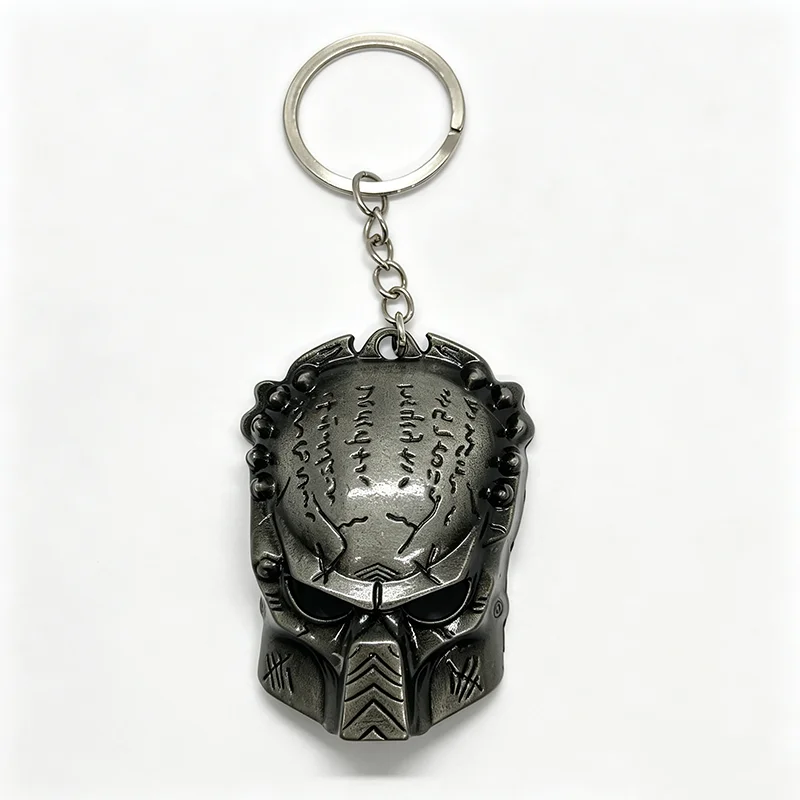 Vintage Metal Sci-Fi Monster Warrior Mask Keychain Retro Zinc Alloy Key Ring Car Bag Pendant Collectible Men Jewelry Gift