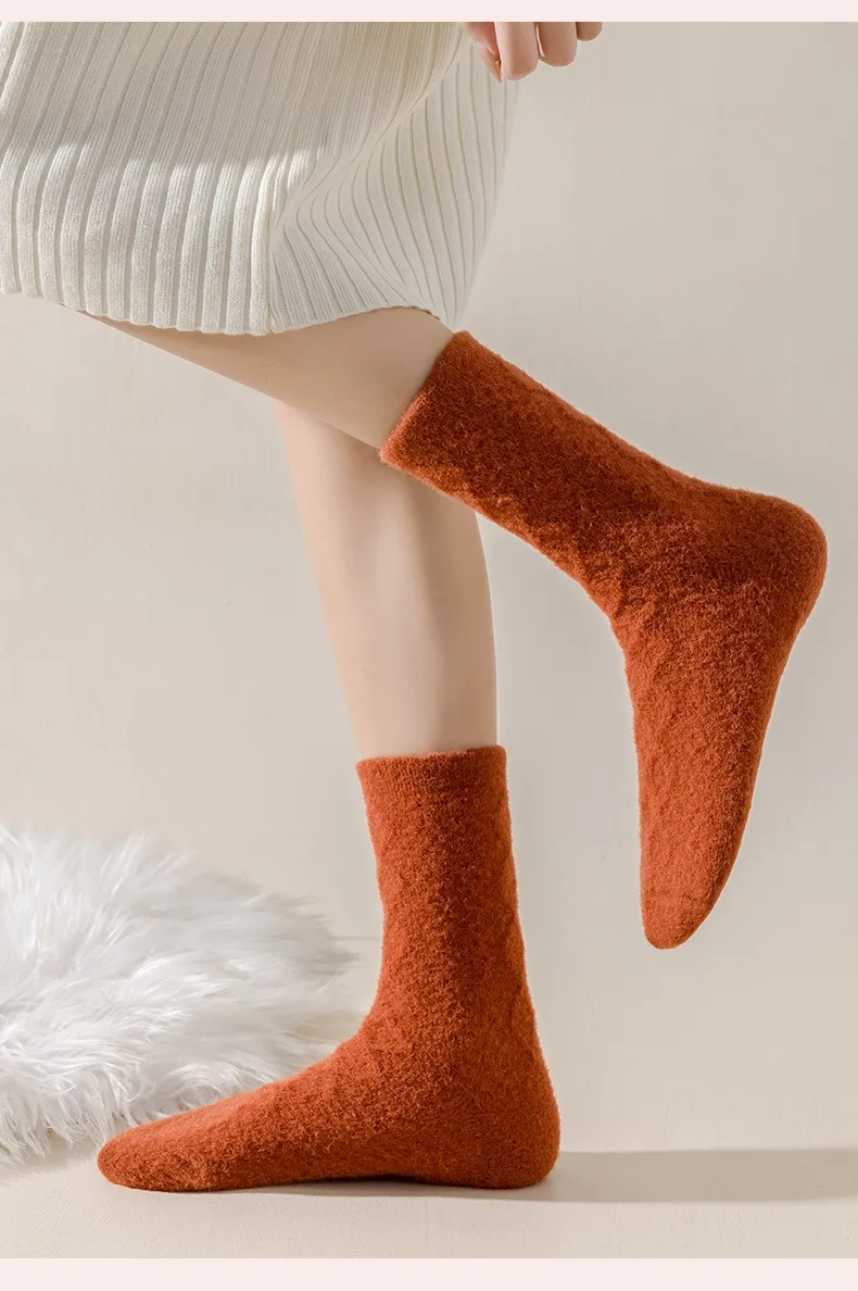 Neue Kühle Frauen Schwarz Weiß Baumwolle Dicke Socke Solide Herbst Winter Warme Dame Weibliche Mittleren Rohr Boden Socken Für Frauen – Detail 36