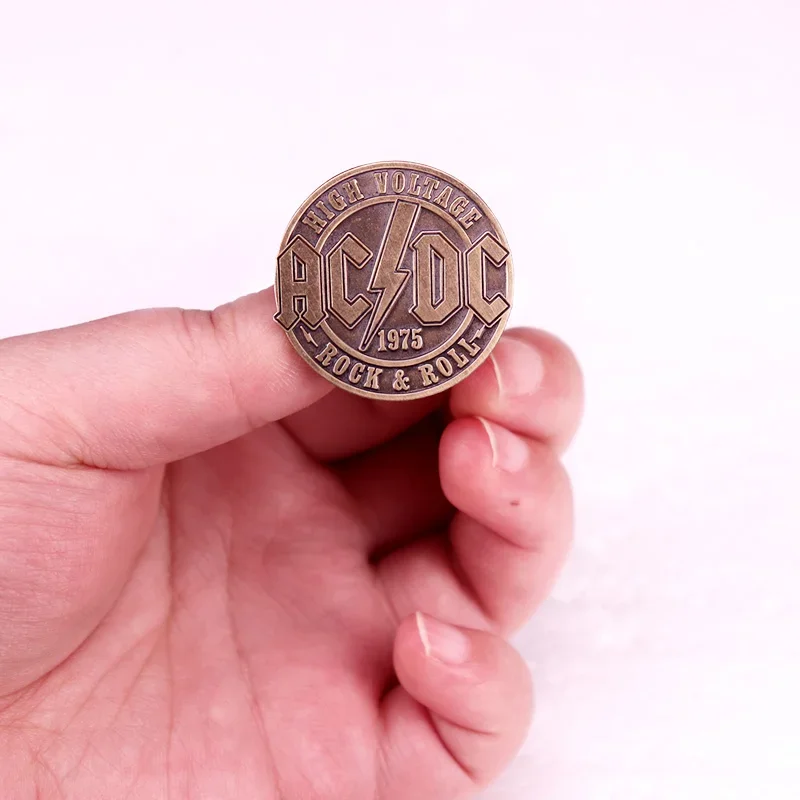 Rock Roll Music Song Enamel Pi - Collectible Vintage Brooches บทวิจารณ์และราคา