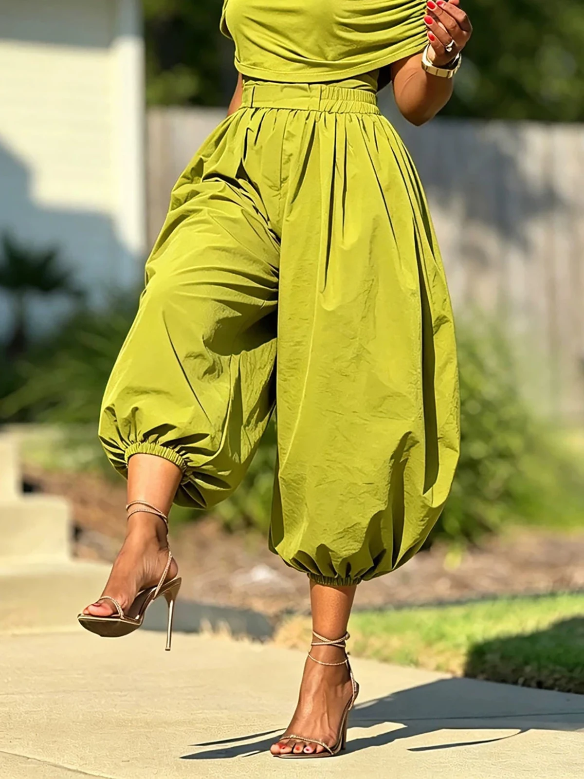 Women’s Olive Green Crop Top 2 Piece Set Fashionable Ruched Oversized High Waist Balloon Jogger Pants Loose Matching Outfit Sets view 3