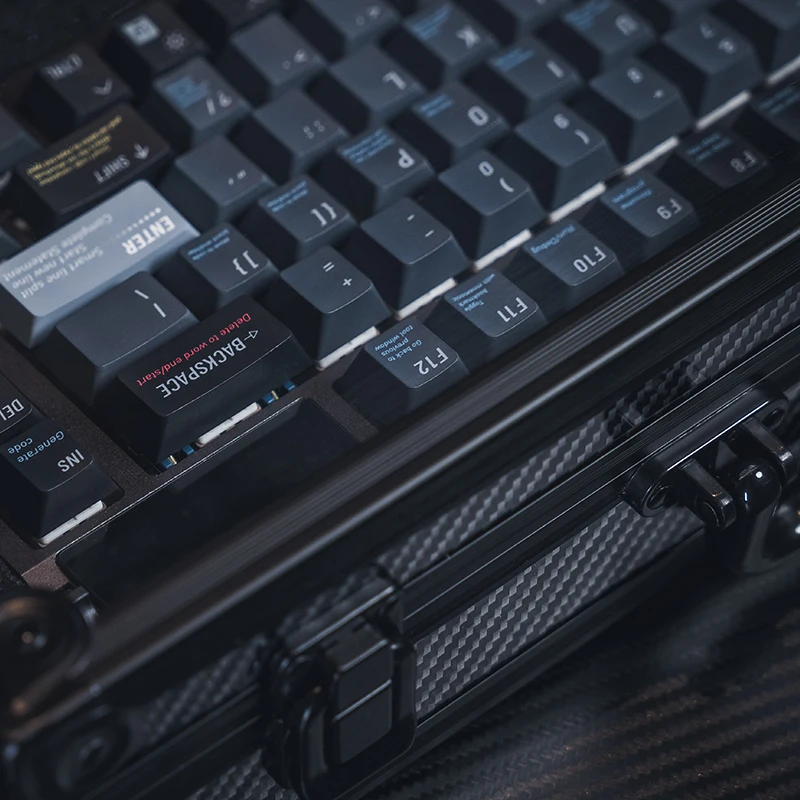 Mechanical Keyboard Organizer Carbon Fiber Pattern Suitcase for 65%/75% Keyboard with Lock Custom Premium Cushioning Storage Box