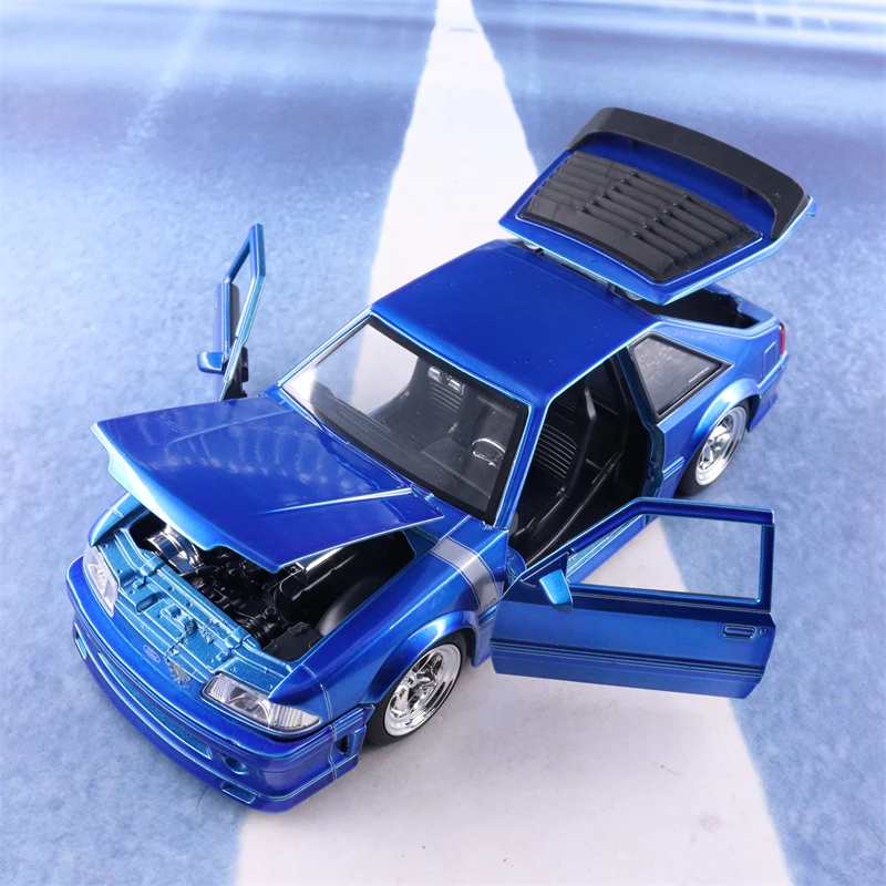 1:24 1989 Ford Mustang GT Muscle car High Simulation Diecast Car Metal Alloy Model Car Toys for Children Gift Collection J128