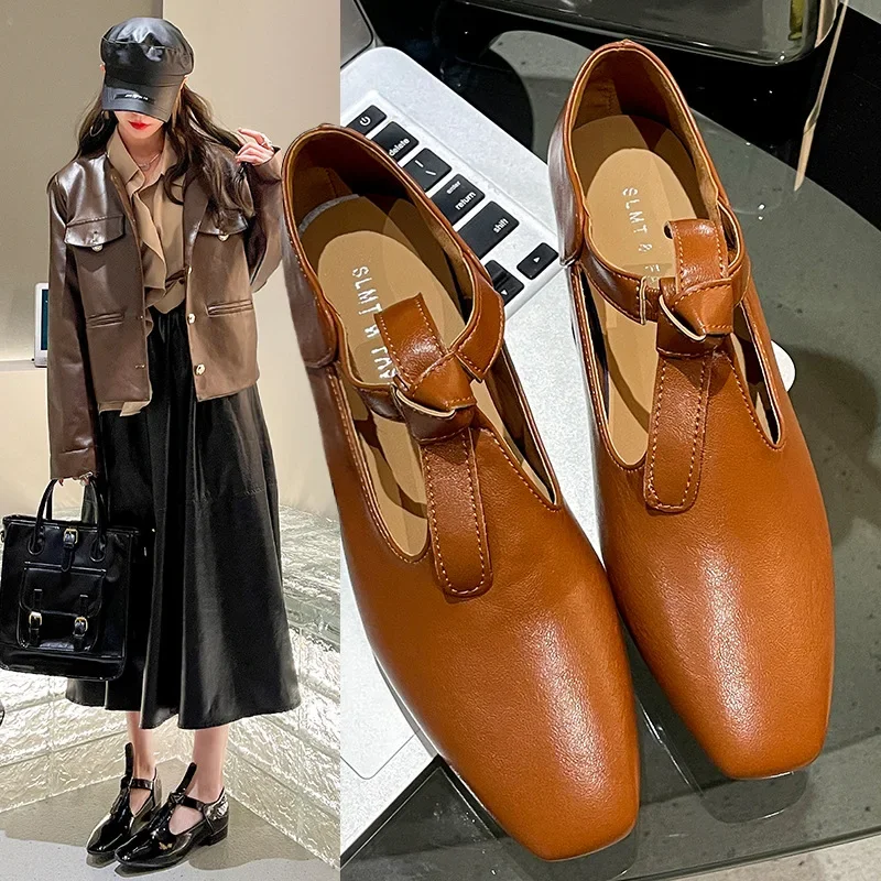 Scarpa Casual donna stile britannico Oxfords punta quadrata 2024 Retro nonna Preppy Leather New mocassino Lace-Up roma Fashion