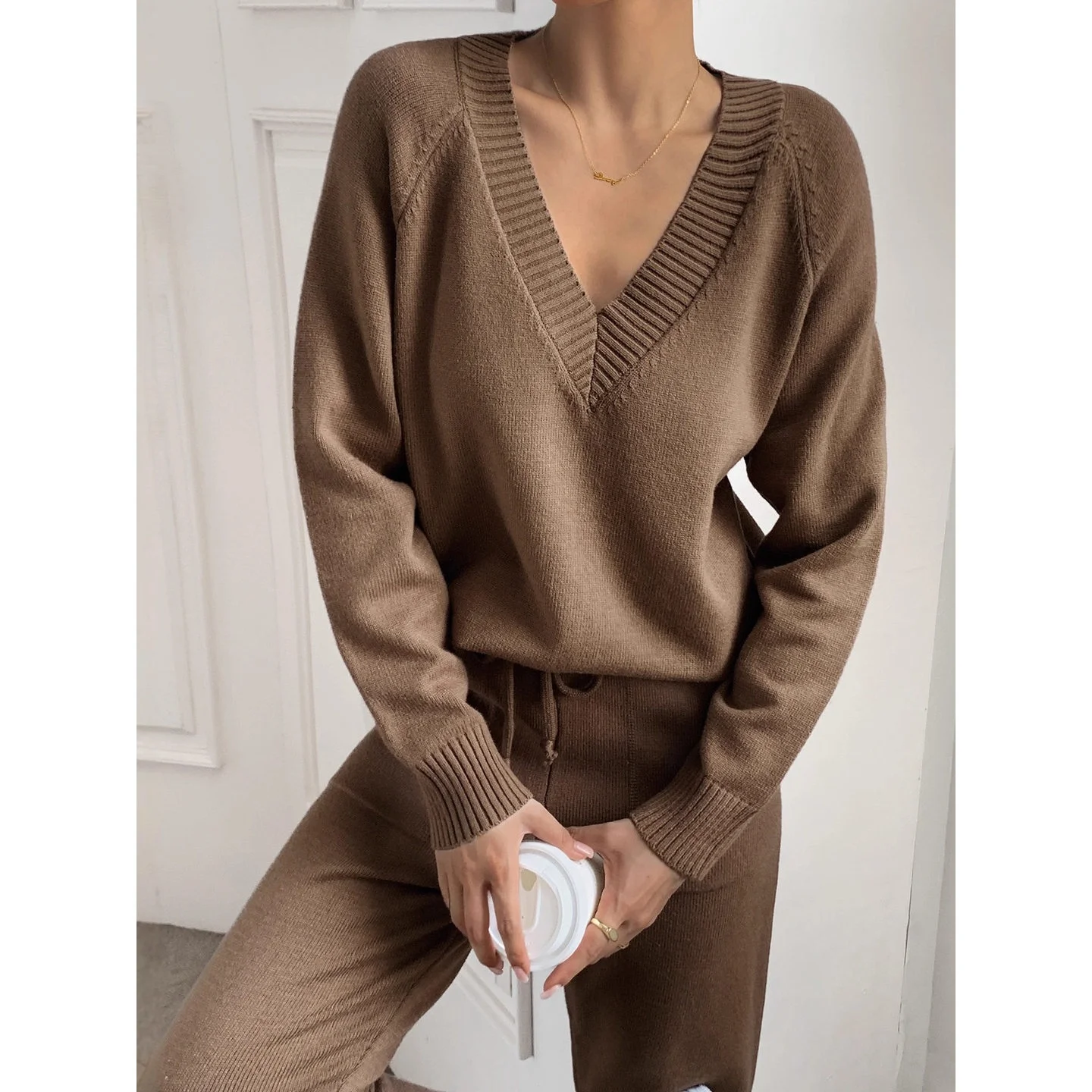 

Women's Pure Color V-Ne Long Sve Sweater And Lazy Pants Two-Piece Set Winter Faion Comfortable Breathable Clothing