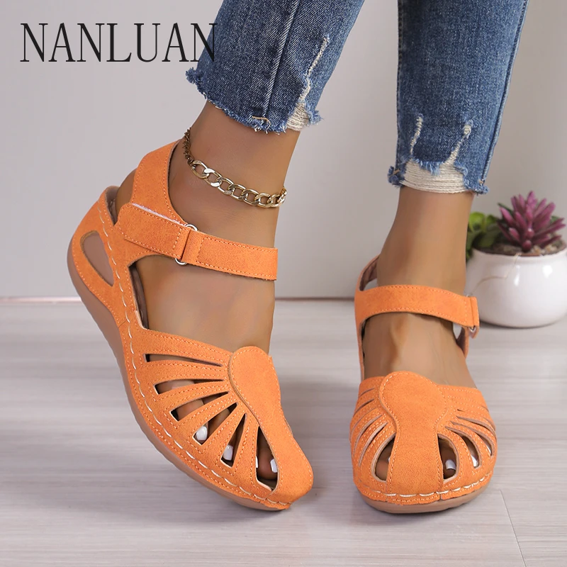 

2024 Boutique Summer Classic Sandals Hot Selling New Solid Color Thick Sole Women's Shoes Fashion Casual Outdoor Sandals