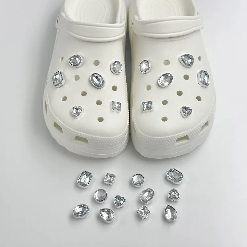 Fashion Shiny Rhinestone Shoe Charms Designer Luxury Vintage Gem Shoe Decorations DIY All-match Elegant Clogs Jeans High Quality