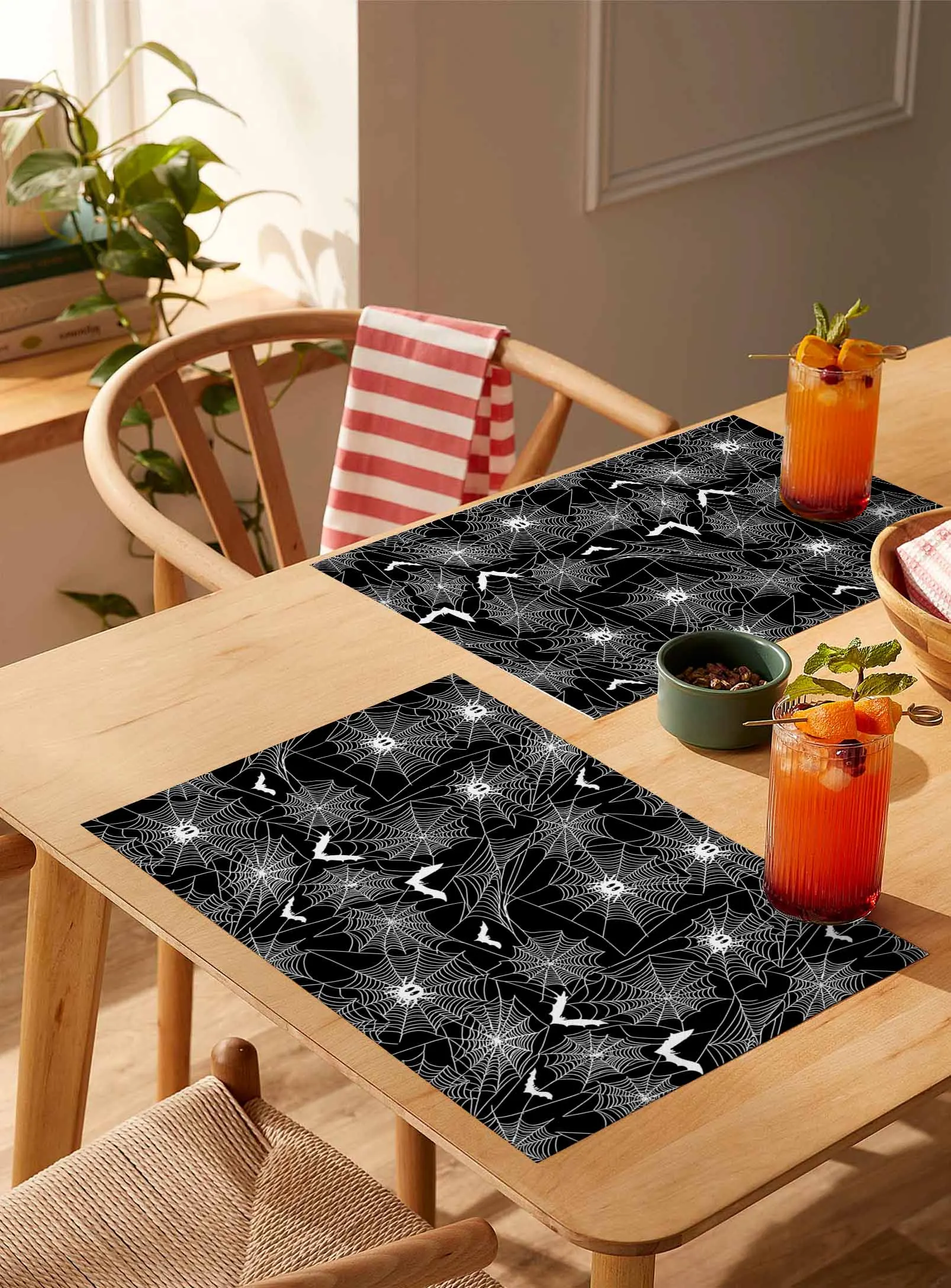 

4/6 Pcs Black White Bat Cobweb Placemat Wedding Party Dining Decor Linen Table Mat Kitchen Accessories