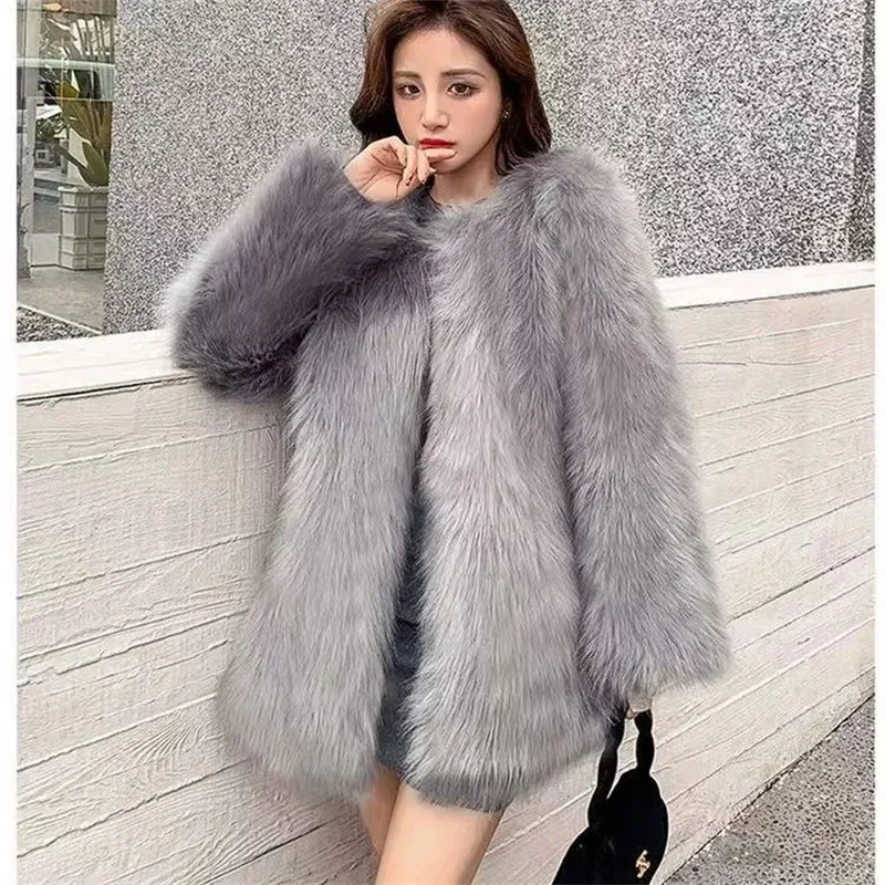 Black Imitation Fox fur Coat For women New Fashion trend for Autumn and winter 2025 Loose and Thick Faux fur Coats Female