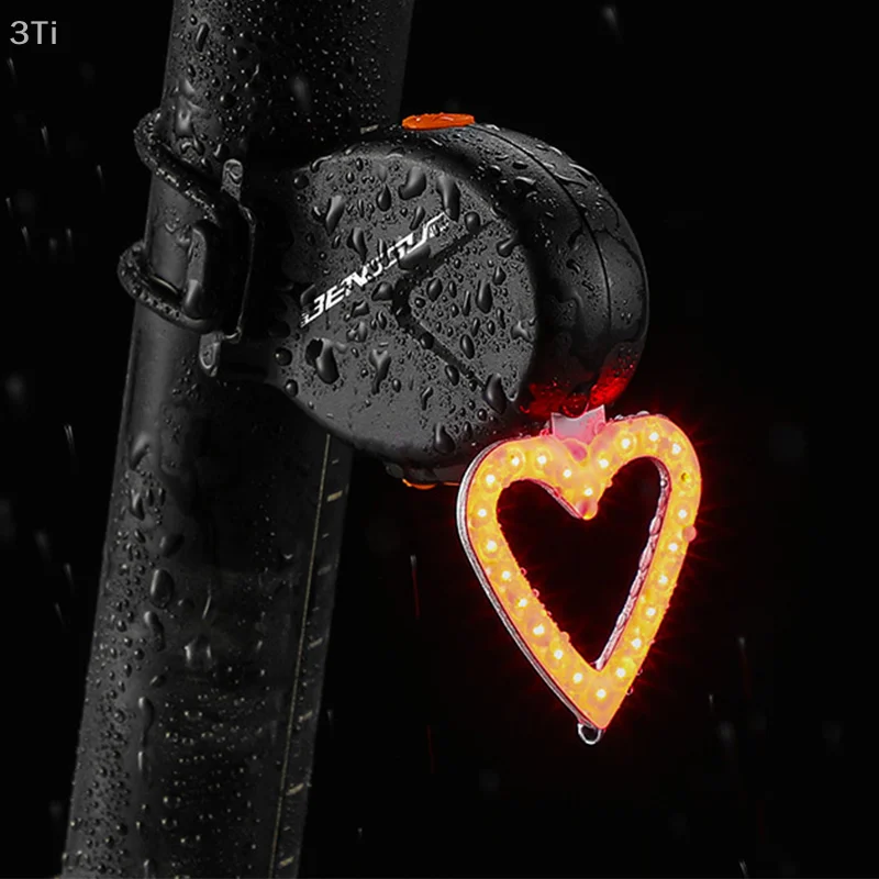 Coda per bicicletta circolare a forma di cuore creativo impermeabile 3 luci regolabili Luci freno per mountain bike Accessori per la guida della bicicletta