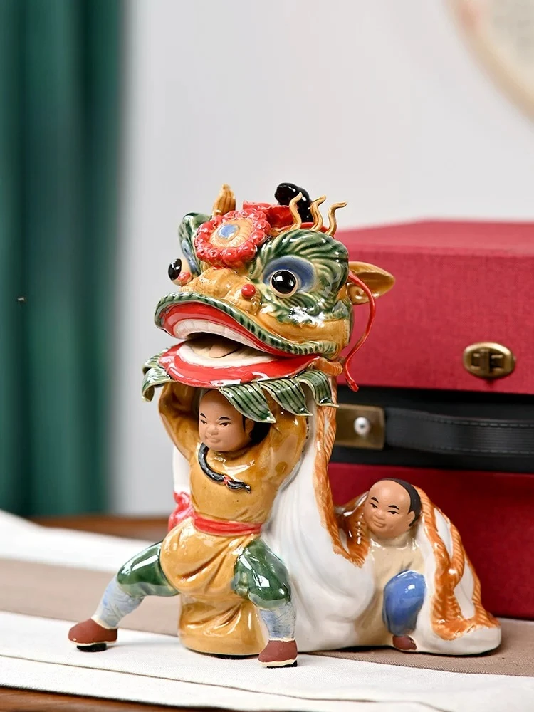 Lion dance ornaments, lion dance tabletop ceramic decorations, intangible cultural heritage, traditional handicrafts