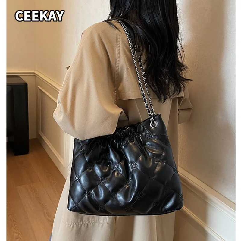 CEEKAY Women's Tote Bag Black Quilted PU Leather Large Shoulder Handbag Drawstring Chain Strap Daily Casual Minimalist Style