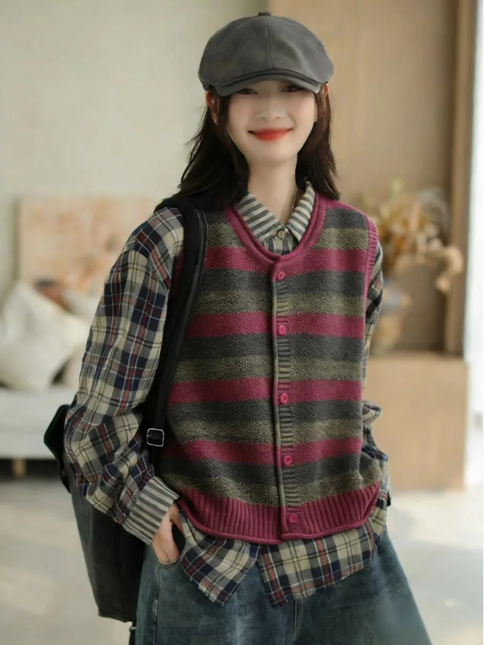 

Knitted Women's Vest Spring Outerwear 2025 New Stripe Faion Unique Beautiful Layering Loose Vest Tank Top Commute Sle