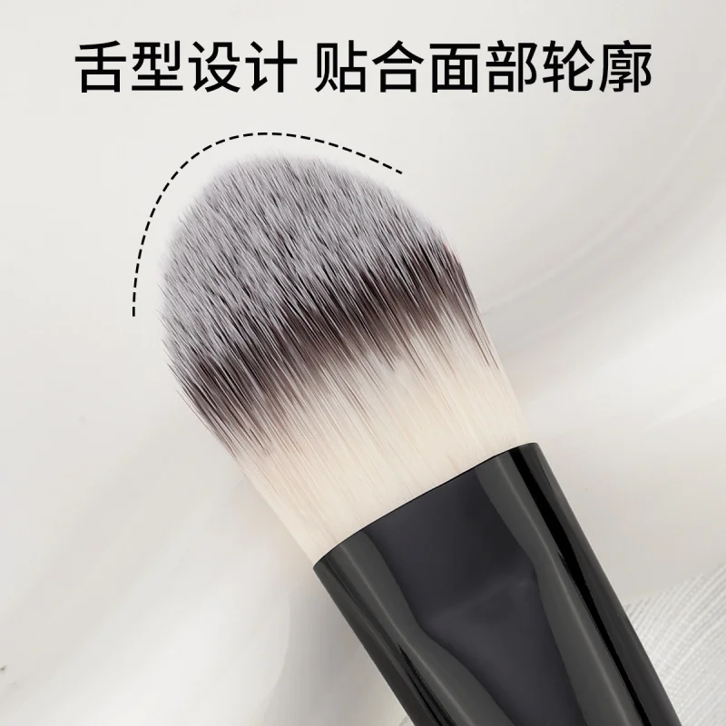 Nouveau produit tout noir langue forme plat fond de teint brosse adapté aux débutants conception sans trace Base maquillage rapide maquillage Application