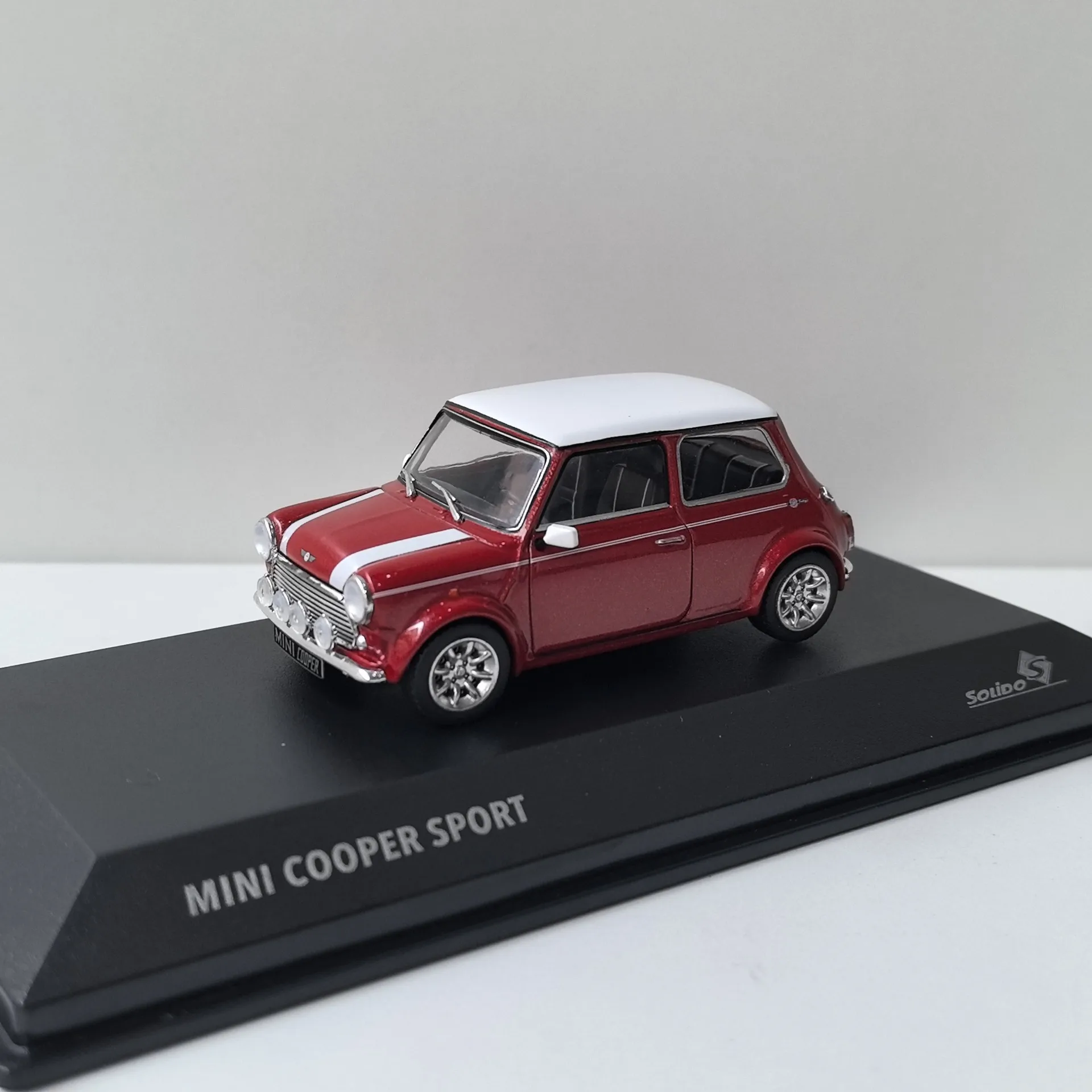 

Diecast SOLIDO 1/43 Scale MINI COOPER SPORT Alloy Car Model Collectible Toy Gift Souvenir Display Ornament