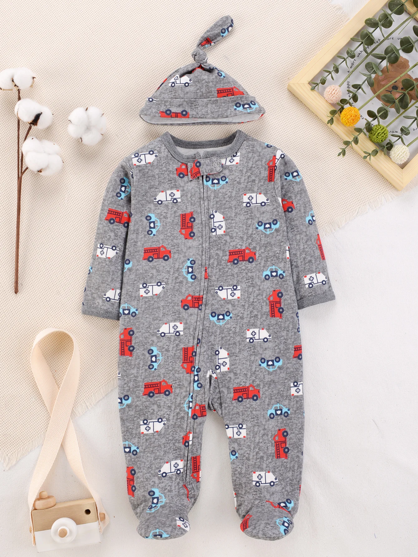 Gray Baby Footed Romper with Special Vehicle Prints Soft Cotton Zip-Up Onesie with Matching Hat for Newborn Boys All-Season