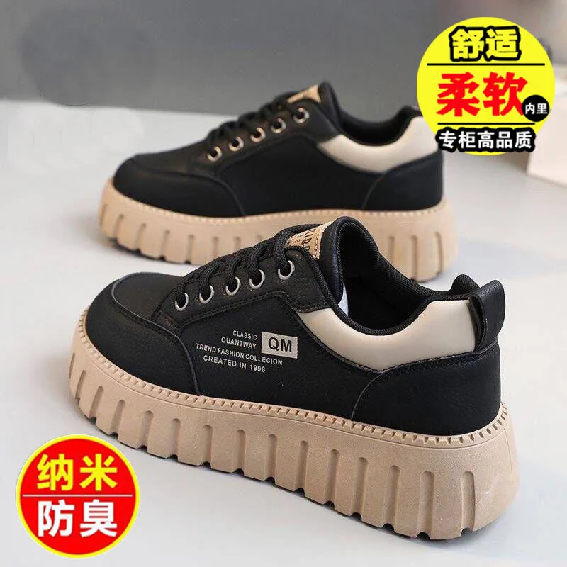 Nuevo 2025 primavera y verano zapatos de tablero con aumento de altura zapatos casuales de mujer zapatos de estudiante zapatillas blancas antideslizantes para mujer