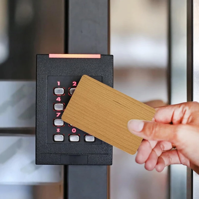 Cartão de madeira NFC comercial de madeira ecológico Cartão chave RFID inteligente de bambu