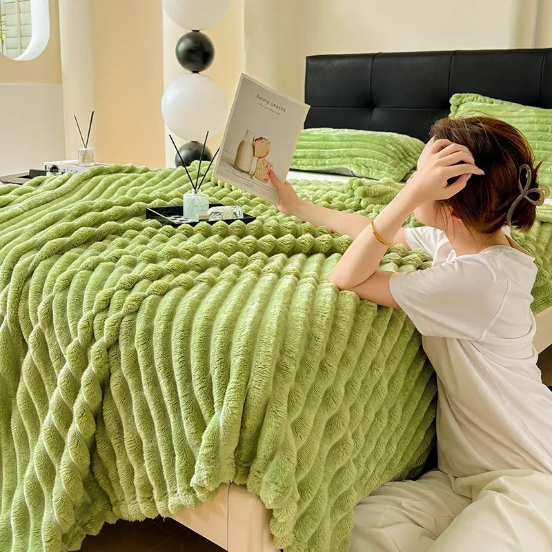 All-Season Ultra Soft Ribbed Coral Fleece Blanket Solid Color Machine Washable Sofa Bedroom Throw Blanket Home Bedding Item
