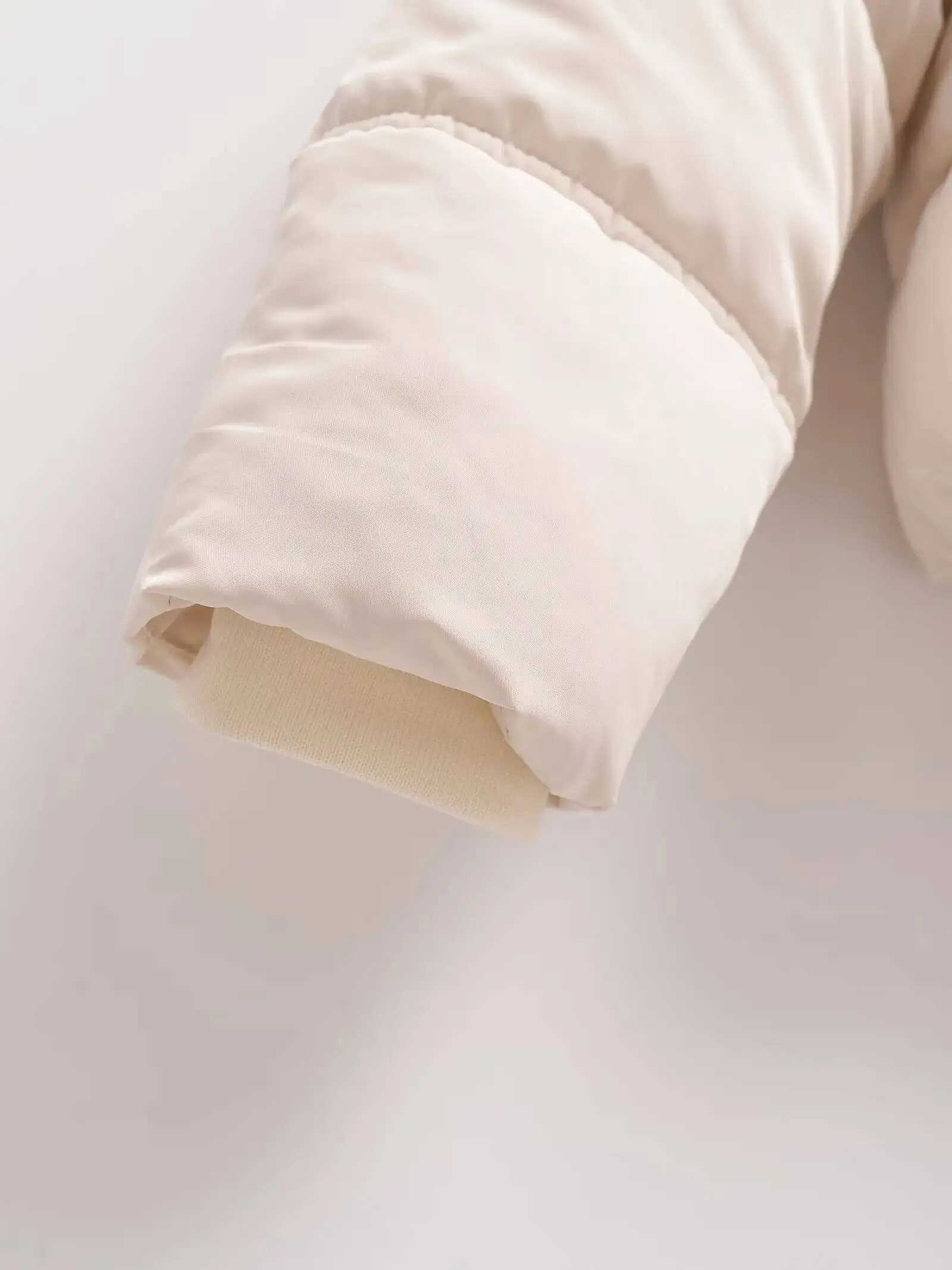 2025年新作ファッション冬物レディースヴィンテージ風防寒厚手暖かいパーカーコート女性用保温プロモーションショートパッド入りジャケットアウター