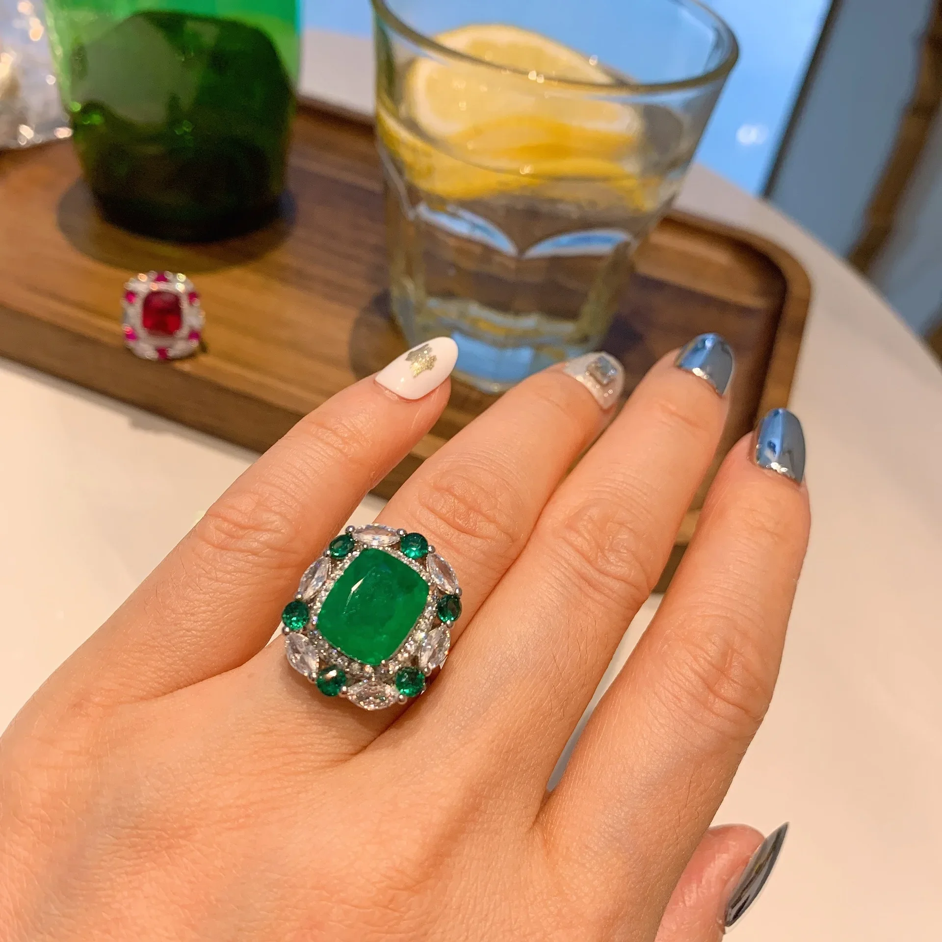 Charms 10*14 MM Emerald Adjustable Ring Cut High Quality Simulation Red Green Gemstone Female Luxury Jewelry Wedding Party Gift