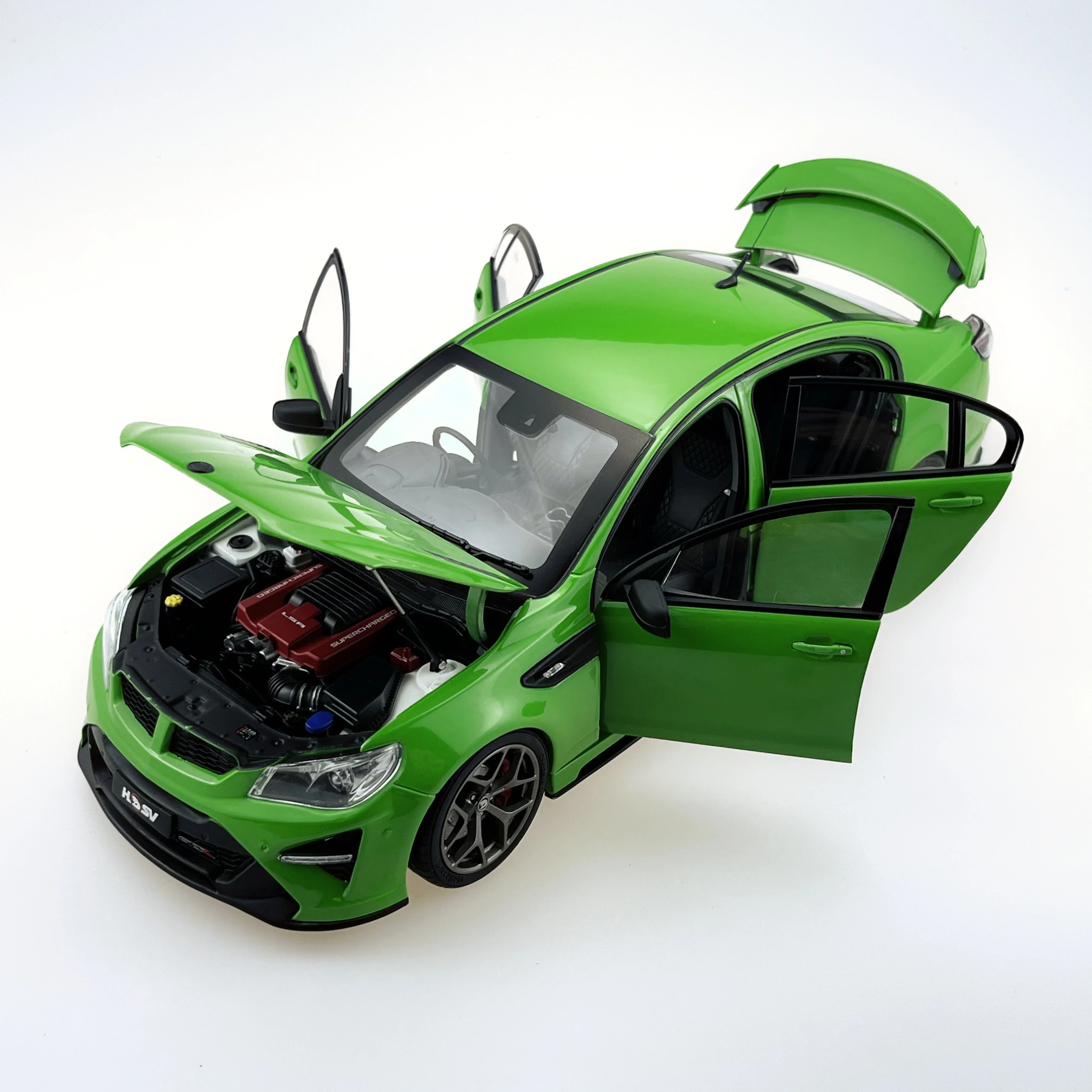 

Biante 1:18 Scale Diecast Alloy Australian Horton HSV GT SR Toys Cars Model Green Classics Adult Souvenir Gifts Static Display