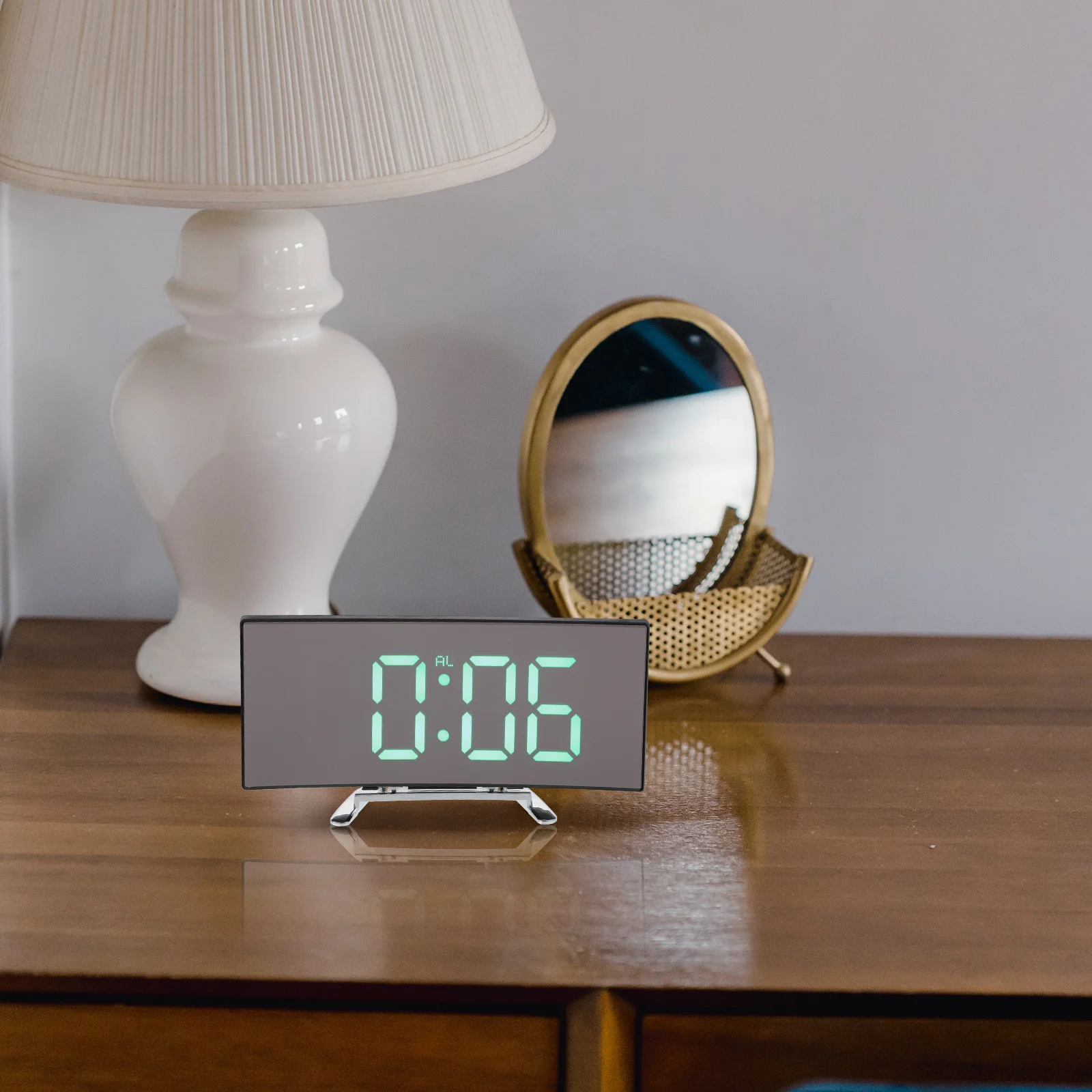 

Electronic LED Alarm Clock Digital Display Large Numbers Material Household Desktop Clock Bedroom Living Room Decor