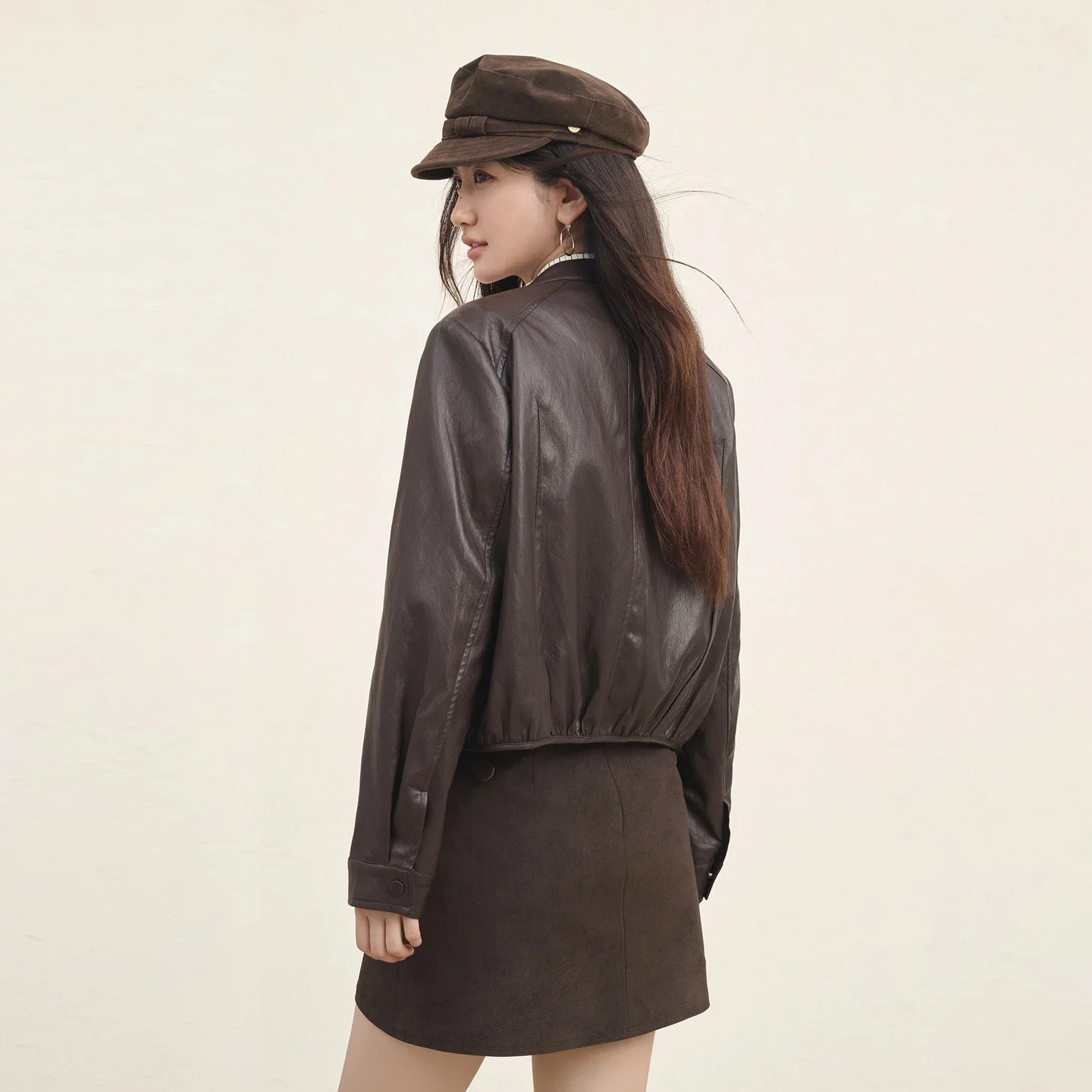 SENTUBILA Women Moto Biker Faux Leather Jacket Petite Retro Stand Collar Zip‑Up Cropped Urban Commuter Outerwear Coat W63GD8279