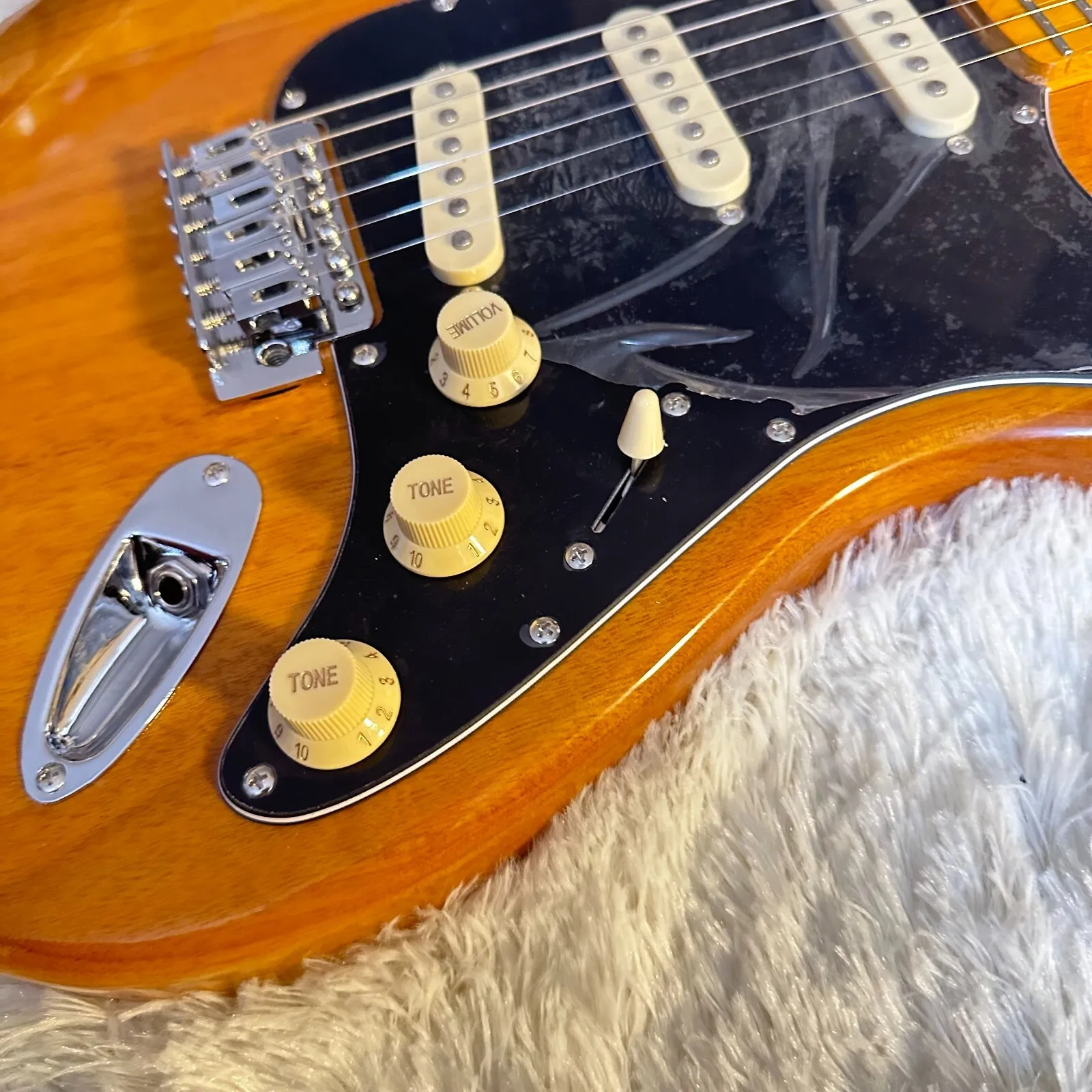 

2025 Natural Wood Style Guitar Maple Fretboard SSS Pickups