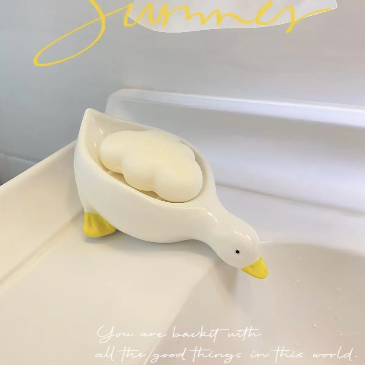 Bathroom Soap Holder Yellow Duck Shape Soap Dish Suction Cup Sponge Rack Portable Soap Drain Box Kitchen Bathroom Accessories